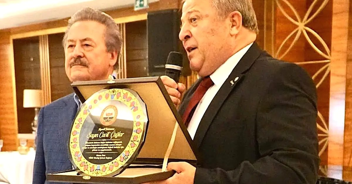 Bursa'da Emekliler Derneği ve Cavit Çağlar hakkında detaylı bilgi, faaliyetler