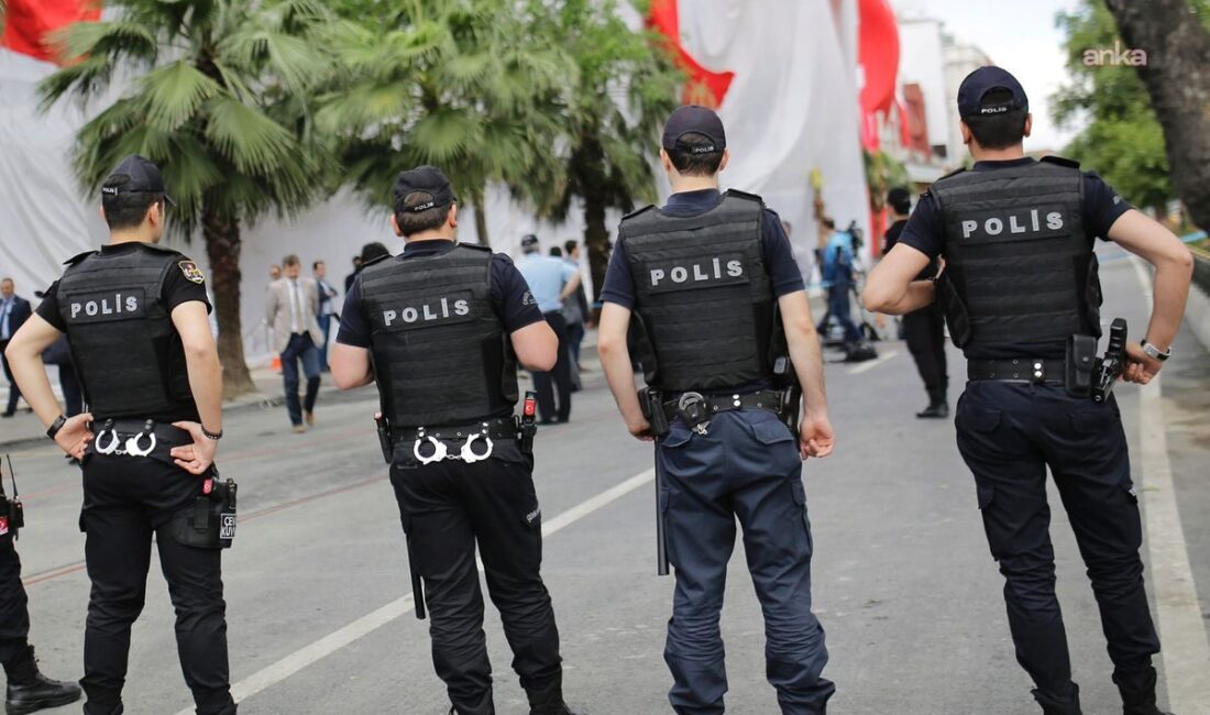 Bursa'da Emniyet Sendikası, çalışanların hakları için iş bırakma kararı aldı.