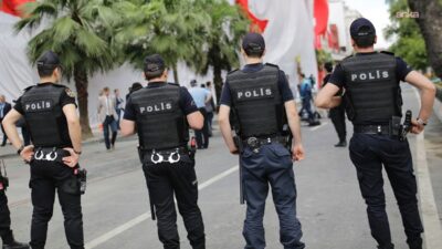 Bursa'da Emniyet Sendikası, çalışanların hakları için iş bırakma kararı aldı.