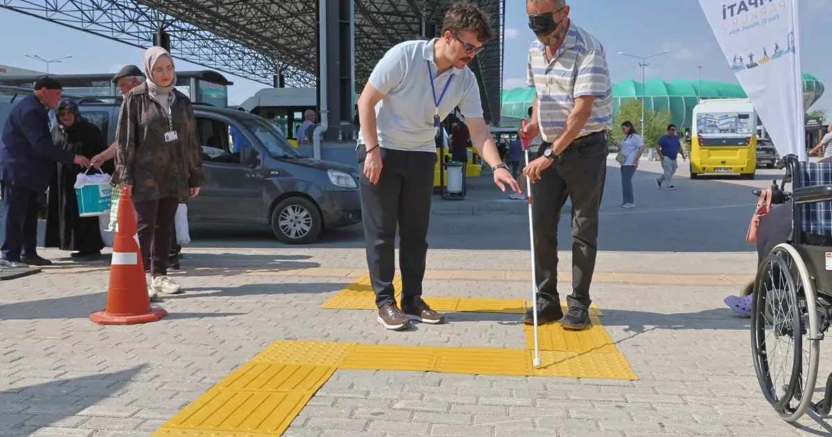 Bursa'da erişilebilirlik empati parkuru açıldı; toplumun engelli bireylerle empati kurmasını