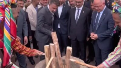 Bursa'da düzenlenen Gastronomi Festivali, lezzet tutkunlarını bir araya getirerek eşsiz