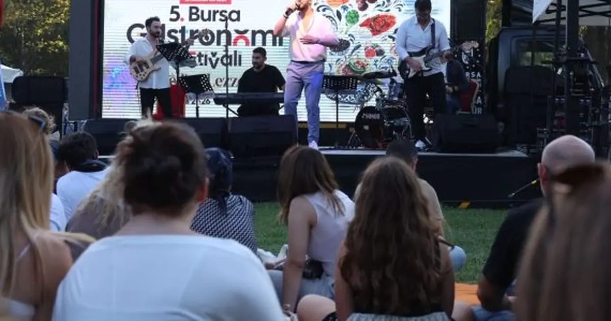 Bursa'da düzenlenen Gastronomi ve Müzik Festivali ile lezzetler ve ezgiler