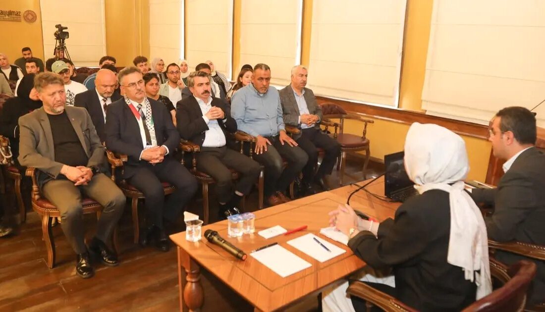 Bursa’da Gazze’de Üniversite Olmak Günü etkinliğiyle dayanışma ve farkındalık sağlanıyor.