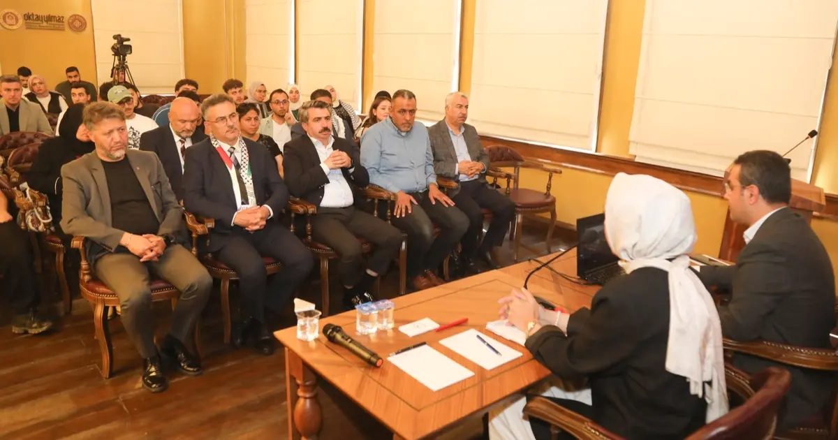 Bursa’da Gazze’de Üniversite Olmak Günü etkinliğiyle dayanışma ve farkındalık sağlanıyor.