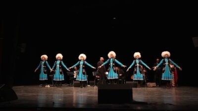 Bursa'da geleneksel sokak oyunları ve sanat atölyeleriyle kültürel mirası keşfedin.