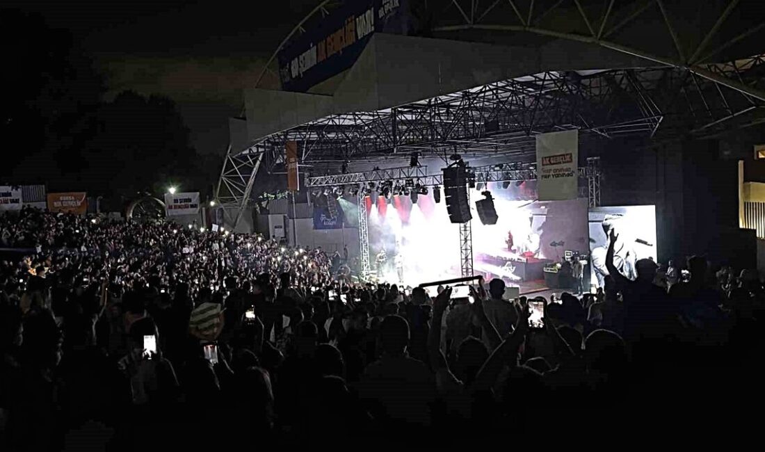 Bursa'da gerçekleşen Gençlik Festivaliyle gençlik coşkusunu deneyimleyin. Unutulmaz etkinlikler ve