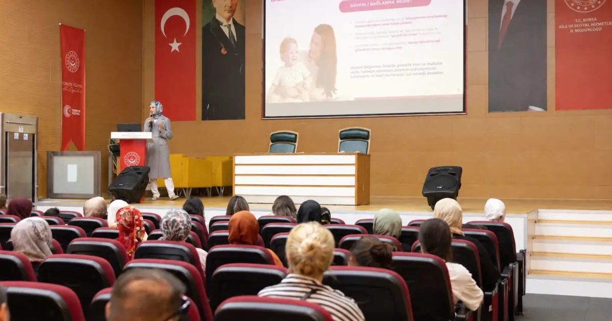 Bursa'da güvenli bağlanma eğitimleri başladı. Uzman eğitmenler eşliğinde sağlıklı ilişkiler