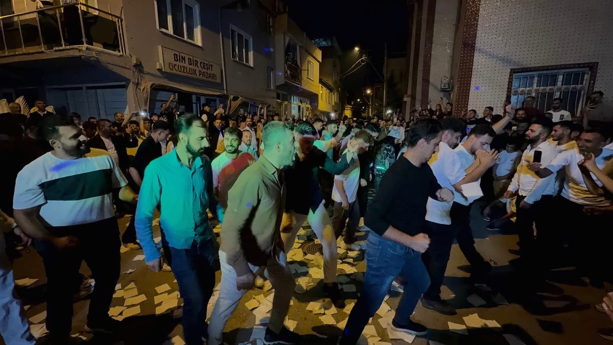 Bursa'da halk danslarının popülerliği artarken, geleneksel kültürümüzün yaşatılmasında önemli bir