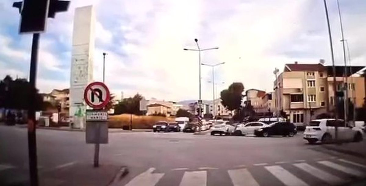 Bursa'da gerçekleşen hatalı dönüş kazası hakkında detaylar, olayın nedenleri ve