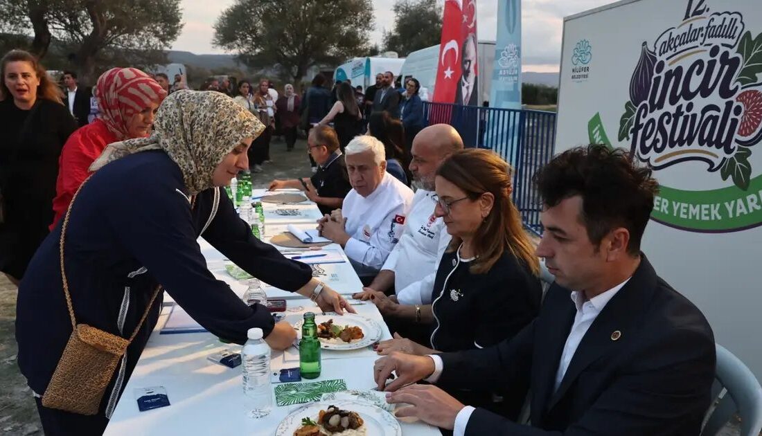 Bursa'da düzenlenen İncir Festivali ile yerel kültürü ve ürünleri keşfedin,