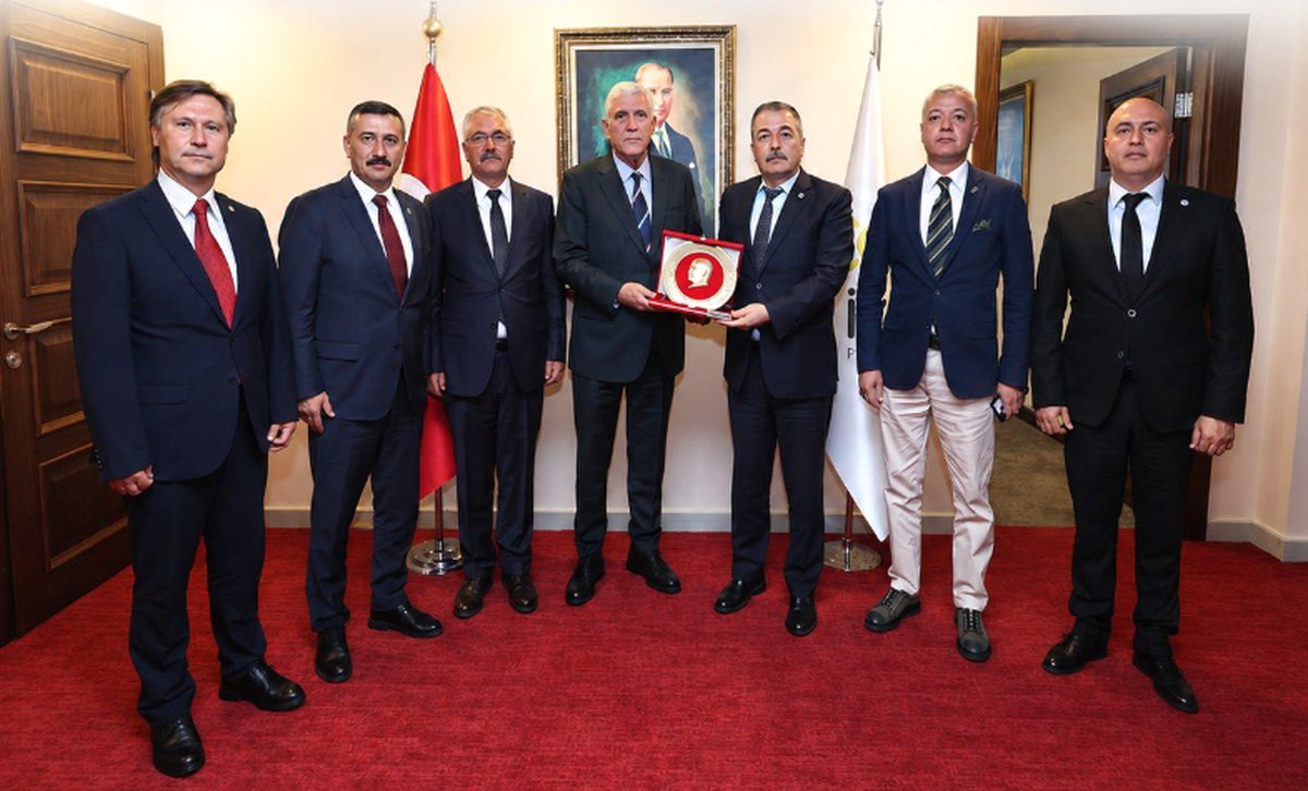 Bursa'da kamu sendikası Dervişoğlu'nu ziyaret etti. Detaylar ve güncel gelişmeler
