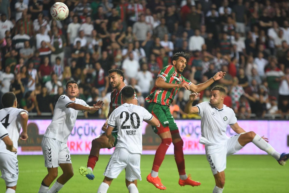 Bursa'da meydana gelen kaza sonucunda 3 kişi yaralandı. Olayla ilgili