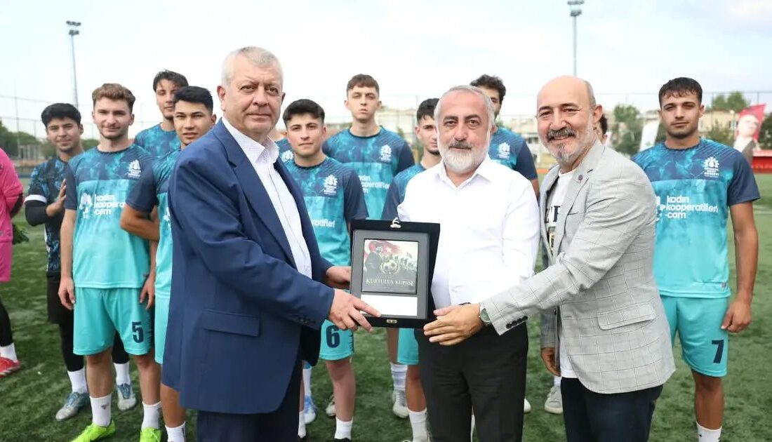 Bursa'da düzenlenen Kurtuluş Kupası ile şehrin spor ve kültür coşkusu