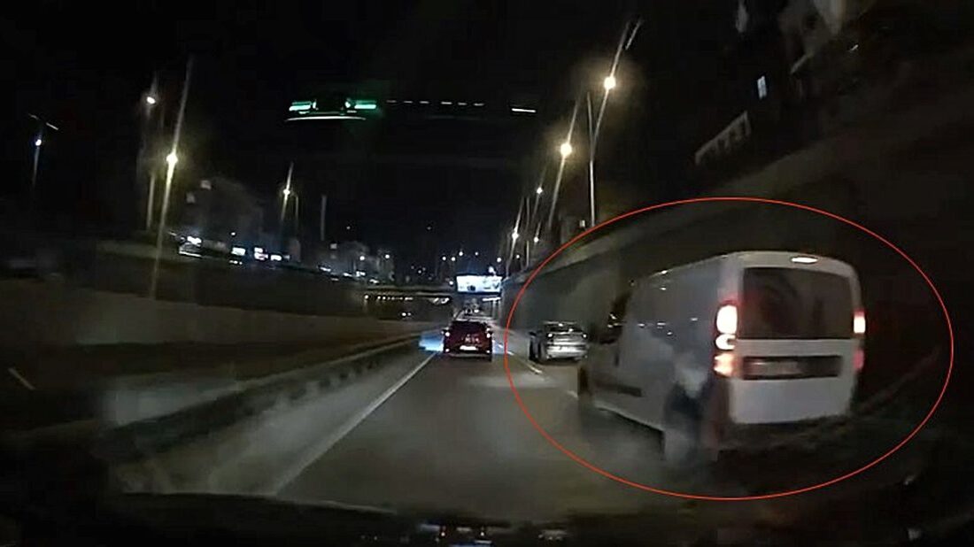 Bursa'da makas atan otomobil kameraya yansıdı. Güvenlik ve dikkat çekici