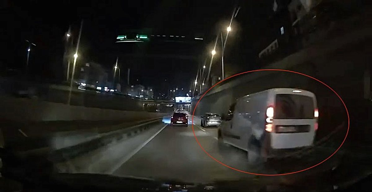 Bursa'da makas atan otomobil kameraya yansıdı. Güvenlik ve dikkat çekici