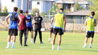 Bursa'da düzenlenen Mavi Gece Festivali'nin heyecanını yakından keşfedin. Renkli etkinlikler