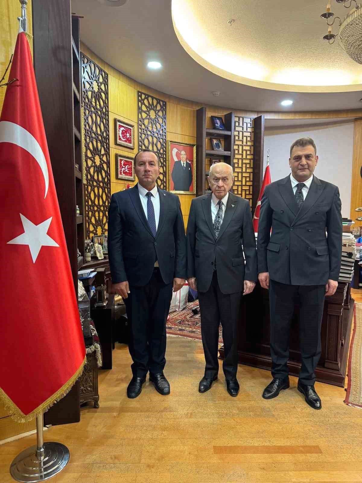 Bursa'da düzenlenen MHP İl Kongresi'nde büyük heyecan yaşanıyor. Parti gelişmeleri
