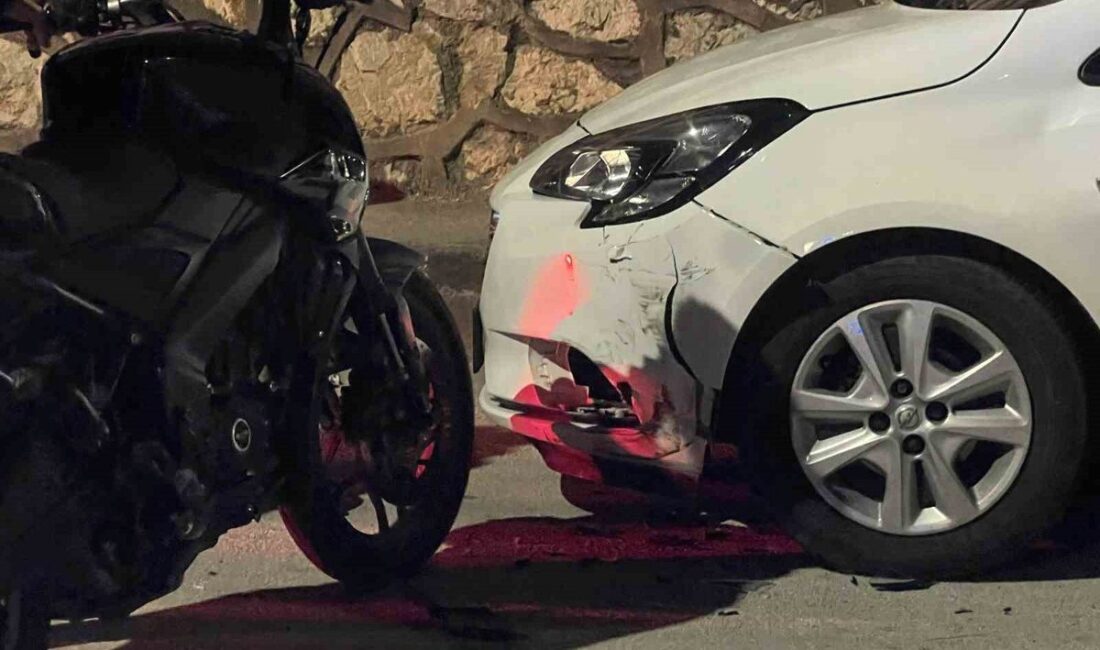 Bursa'da meydana gelen motosiklet kazasında 2 kişi yaralandı. Olayla ilgili