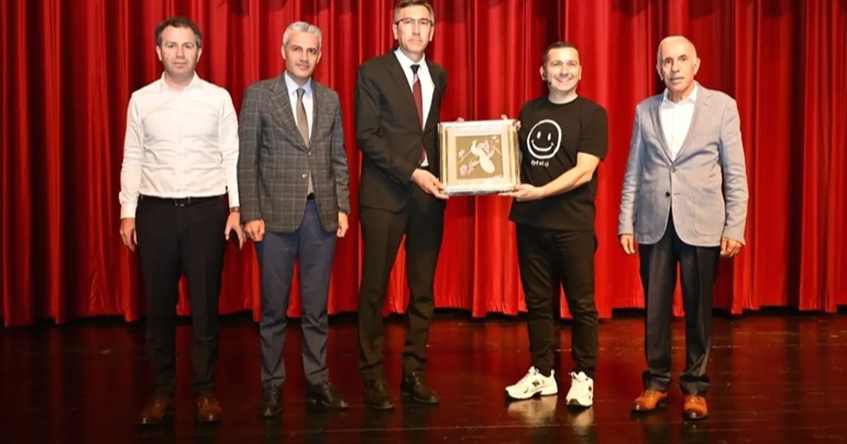 Bursa'da öğretmenler için düzenlenen oyun konferansında, eğitimde yenilikler ve etkileşimli