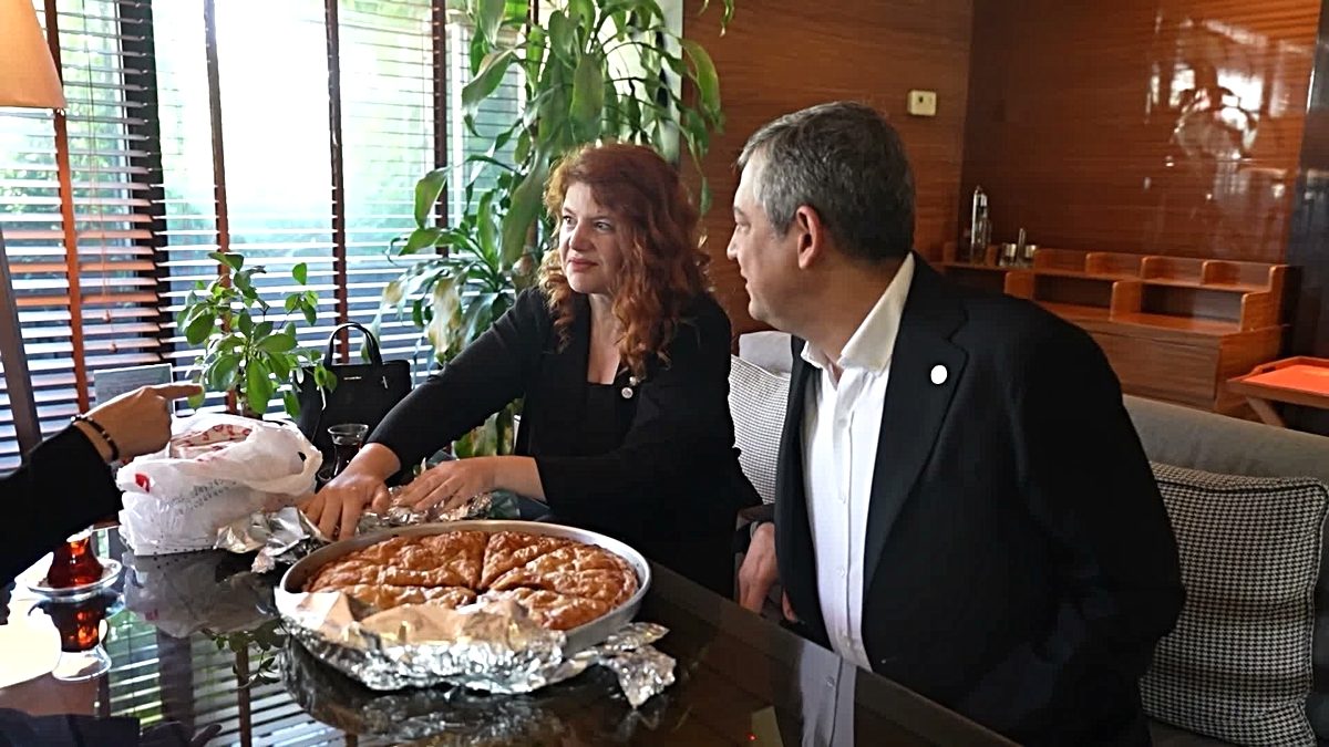 Bursa'da Özgür Özel ve börek sürprizi ile ilgili detaylar, etkinlikler