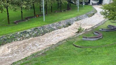 Bursa’da etkili sağanak yağışlar sonucu derelerin taşması ve oluşan can