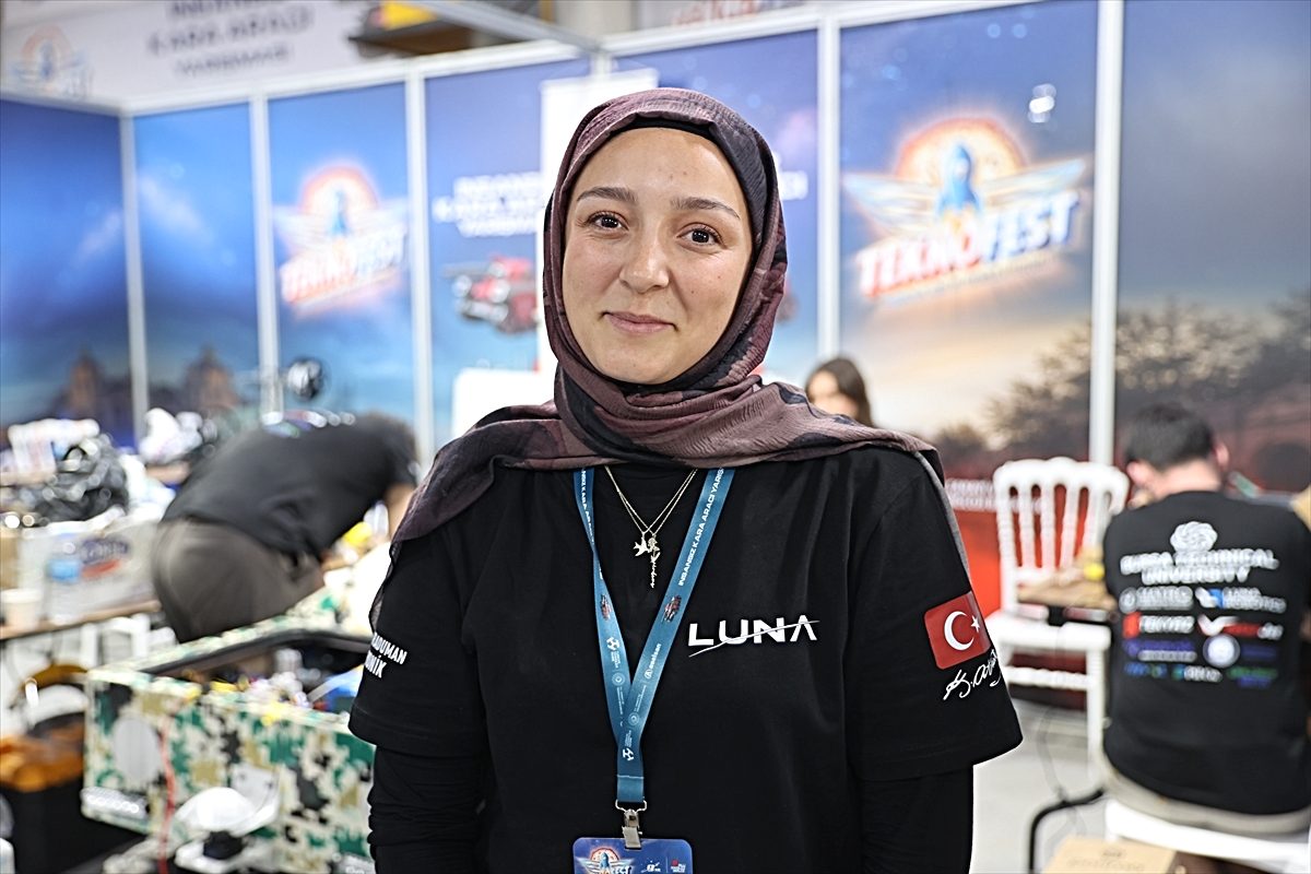 Bursa'da düzenlenen TEKNOFEST İKA Yarışması'nın heyecanını yakından takip edin. Yenilikçi