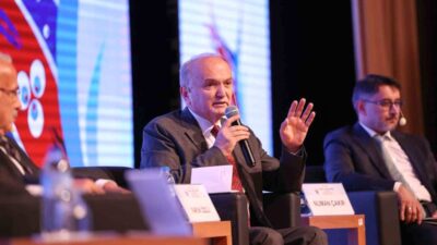 Bursa'da düzenlenen Turizm Zirvesi, sektör temsilcilerini bir araya getirerek bölgenin