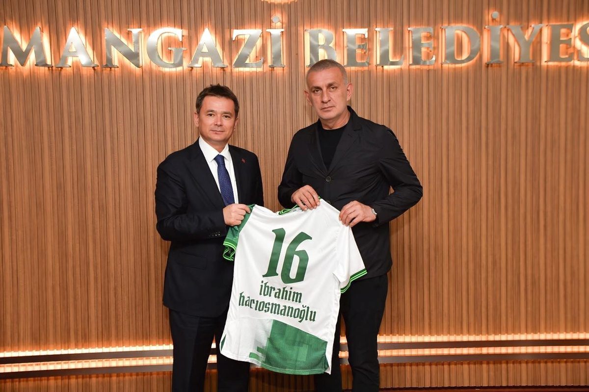 Bursa'da Türk futbolunun önemli temsilcileri bir araya geldi. Detaylar ve
