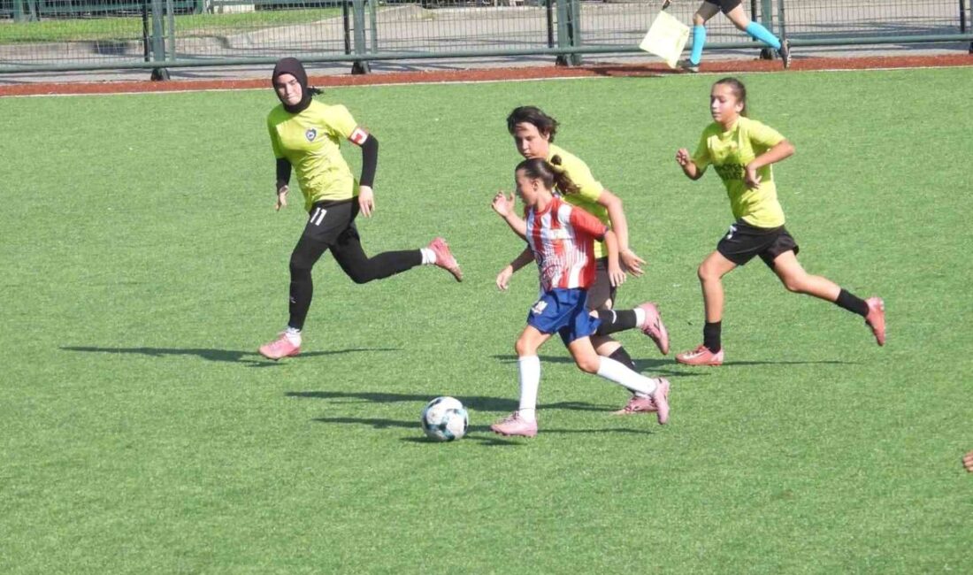 Bursa'da U15 Kızlar Gelişim Ligi, genç yeteneklerin mücadelesine sahne oluyor.