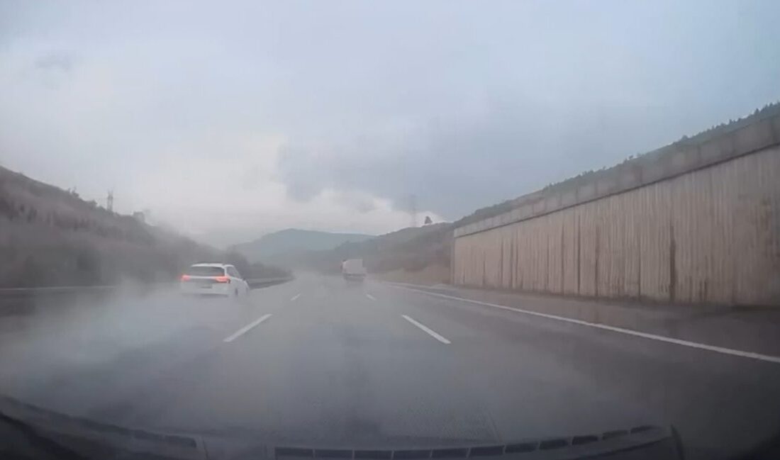 Bursa'da yağış sonrası meydana gelen trafik kazasıyla ilgili güncel bilgiler,