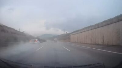 Bursa'da yağış sonrası meydana gelen trafik kazasıyla ilgili güncel bilgiler,