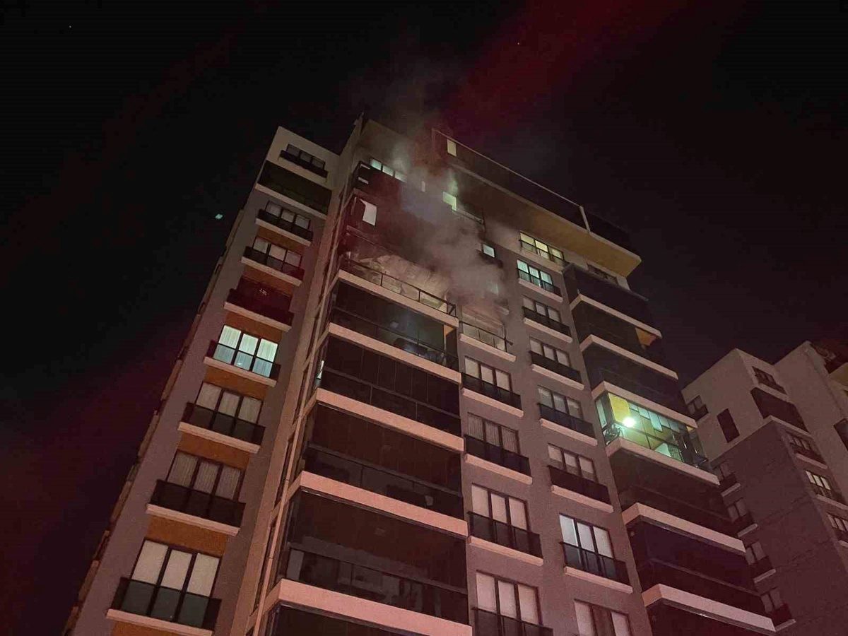 Bursa'da gerçekleşen yangında 19 kişi güvenli bir şekilde kurtarılarak, olayın