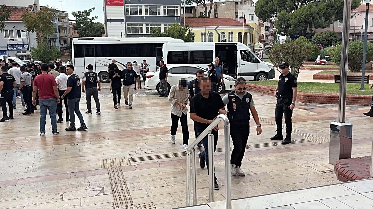 Bursa'da yasa dışı kumar operasyonu gerçekleştirildi. Güvenlik güçleri suç çetesine