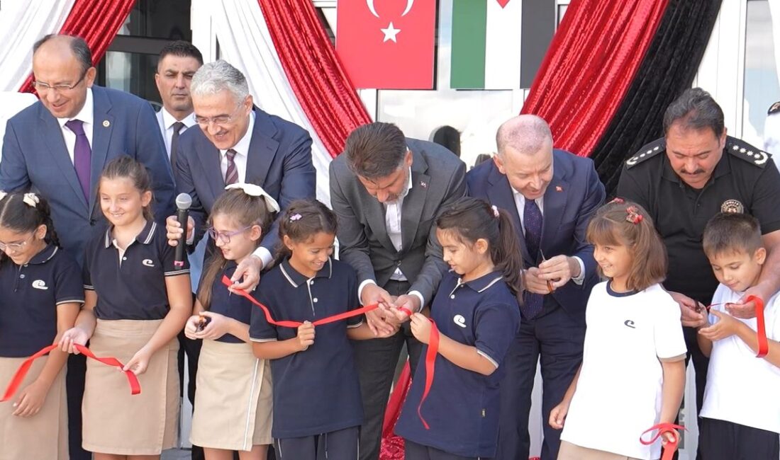 Bursa'da yeni eğitim yılı coşkusunu ve hazırlıklarını yansıtan resmi ve