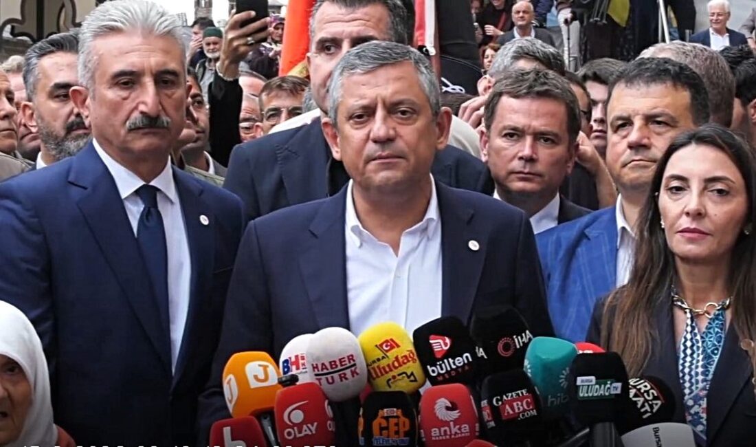Bursa'da yerel yönetim krizi hızla büyüyerek ilçelerde ve şehir genelinde