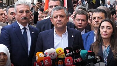 Bursa'da yerel yönetim krizi hızla büyüyerek ilçelerde ve şehir genelinde