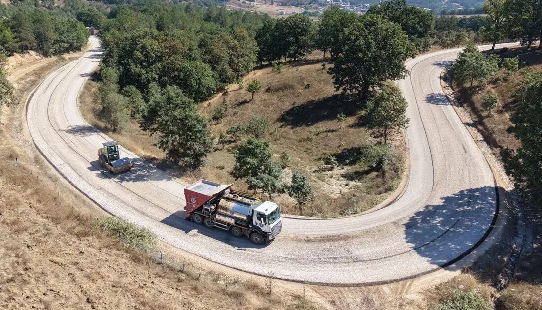 Bursa’da yol yenileme seferberliği başlatıldı. Kentte ulaşım altyapısının güçlendirilmesi ve