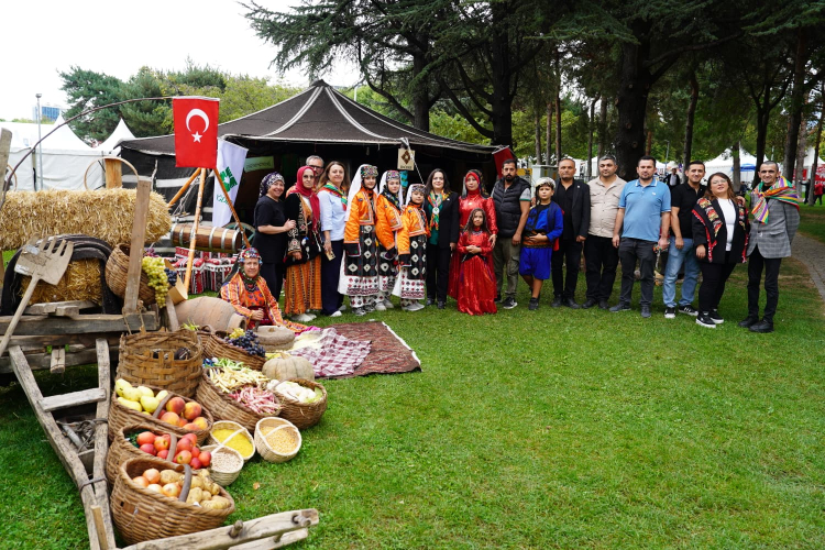 Bursa'daki Festivalde Yoğun İlgi ve Katılım