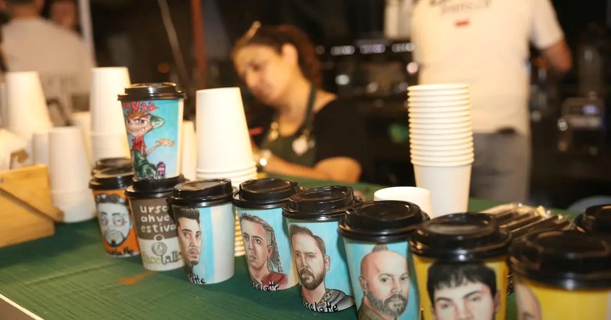 Bursa'daki Kahve Festivali Coşkusu, kahve tutkunlarını bir araya getiriyor. Lezzetler,