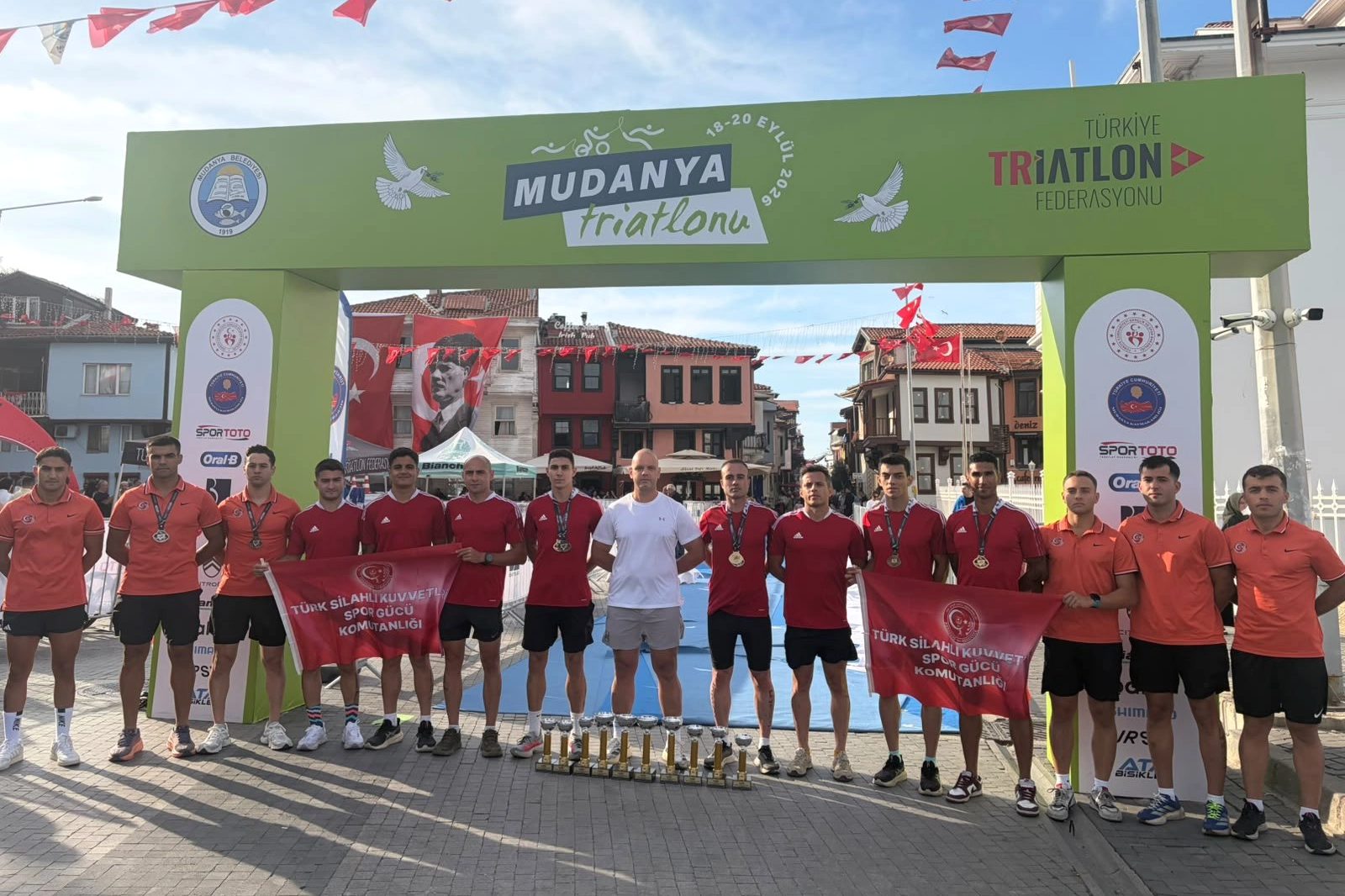 Bursa'daki Triatlon Türkiye Kupası Finali ile sporun heyecanını yaşayın. En