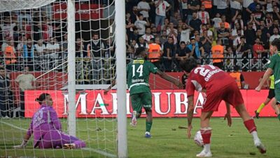 Bursaspor, Batman Petrolspor'u 2-1 mağlup ederek önemli bir galibiyet elde