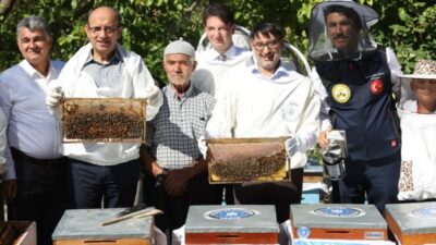 Bursa Büyükşehir Belediyesi, kırsal kalkınmayı önceleyen çalışmalar kapsamında kovan desteği