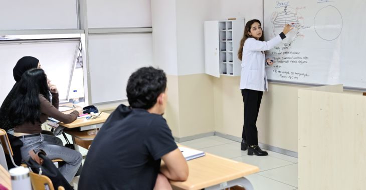 Bursa Büyükşehir Belediyesi’nin 2026-2027 eğitim-öğretim döneminde üniversite sınavına hazırlanan gençlere