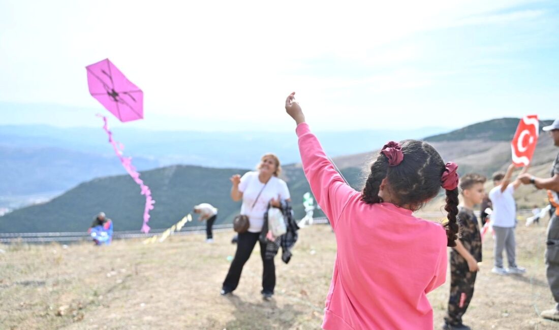 Gemlik'te çocuklar için düzenlenen renkli gün etkinlikleriyle eğlence dolu anlar