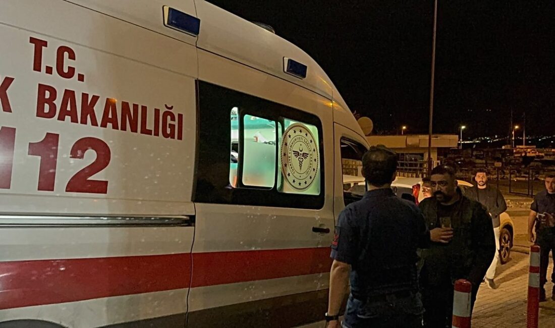 Gemlik'te iskelede düşen genç, sağlık ekipleri tarafından hızla kurtarıldı. Olayla