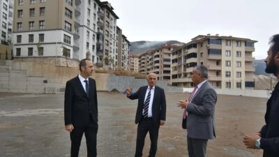 Gemlik'te öğrenci yatırımlarını inceleyerek eğitim sektöründeki gelişmeleri ve projeleri yakından