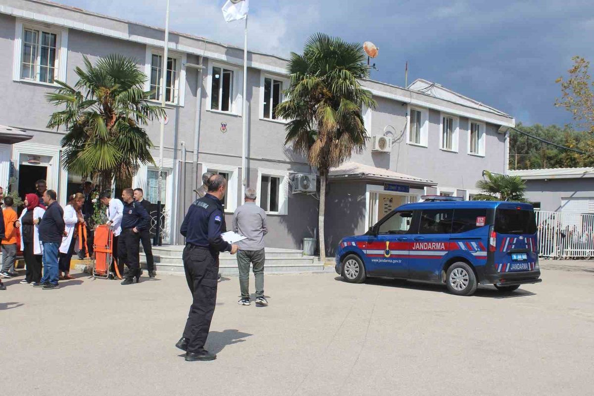 Gemlik'te gerçekleştirilen Olağanüstü Hal Tatbikatı, güvenlik ve hazırlık seviyesini artırmak