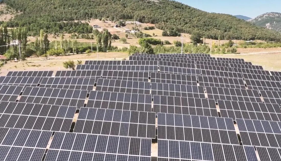 Gürsu'da güneş enerjisi alanındaki gelişmeleri ve yenilikleri detaylarıyla inceleyen, sürdürülebilir