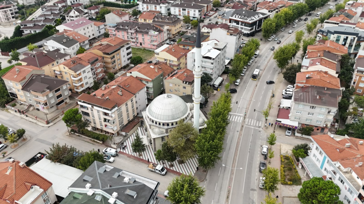 İnegöl'de Camii Çevresi Yenilendi
