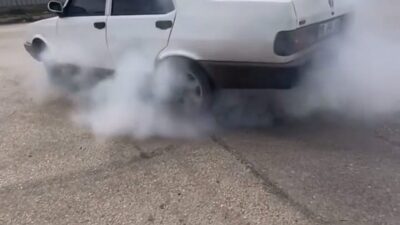 İnegöl'de drift yapan sürücüye ağır cezai işlemler uygulanmış olup, trafikte